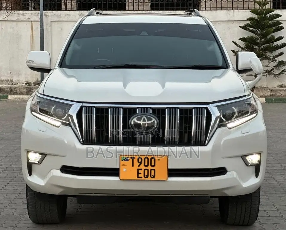 Toyota Land Cruiser Prado 2.8 2019 White