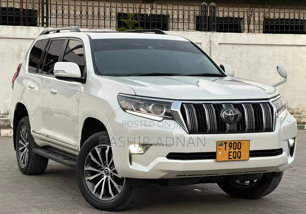 Toyota Land Cruiser Prado 2.8 2019 White