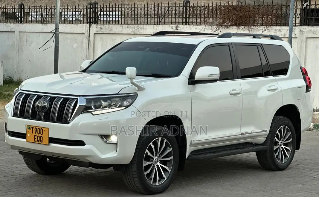 Toyota Land Cruiser Prado 2.8 2019 White