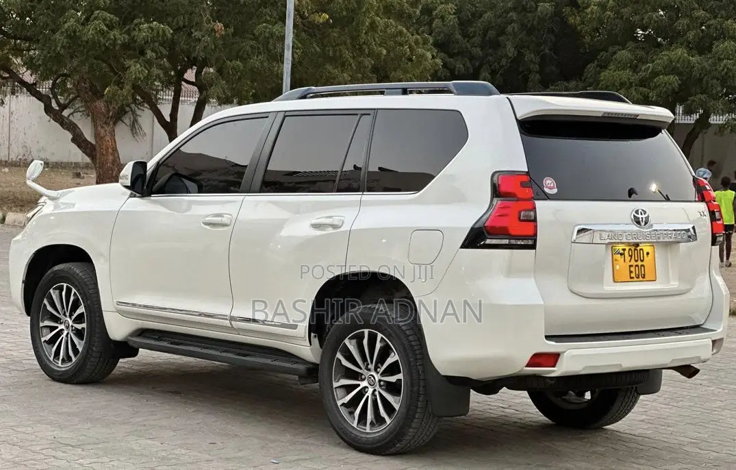 Toyota Land Cruiser Prado 2.8 2019 White