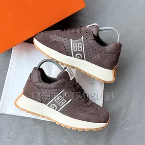new Stock–givenchy brand: Givenchy size: 40–46