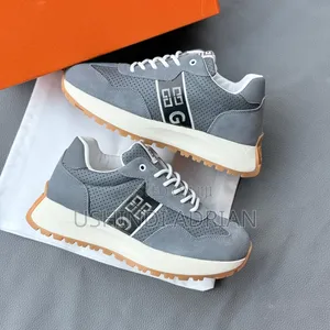 new Stock–givenchy brand: Givenchy size: 40–46