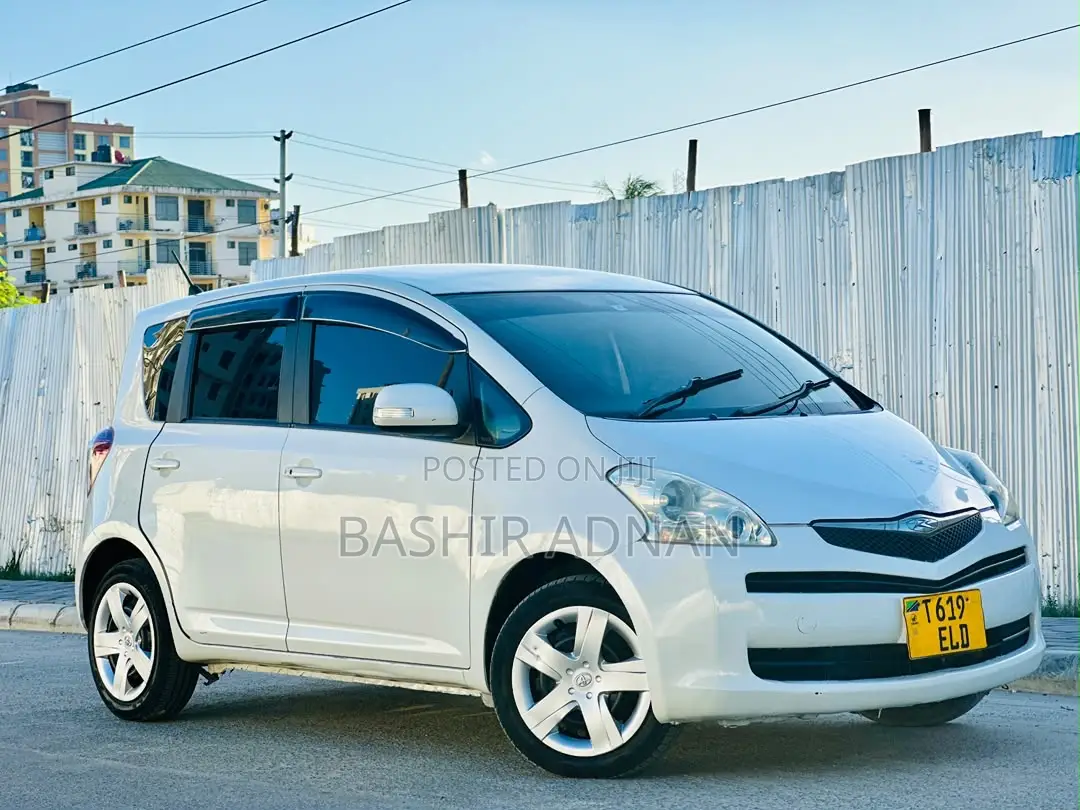 Toyota Ractis 1.3 FWD 2007 White
