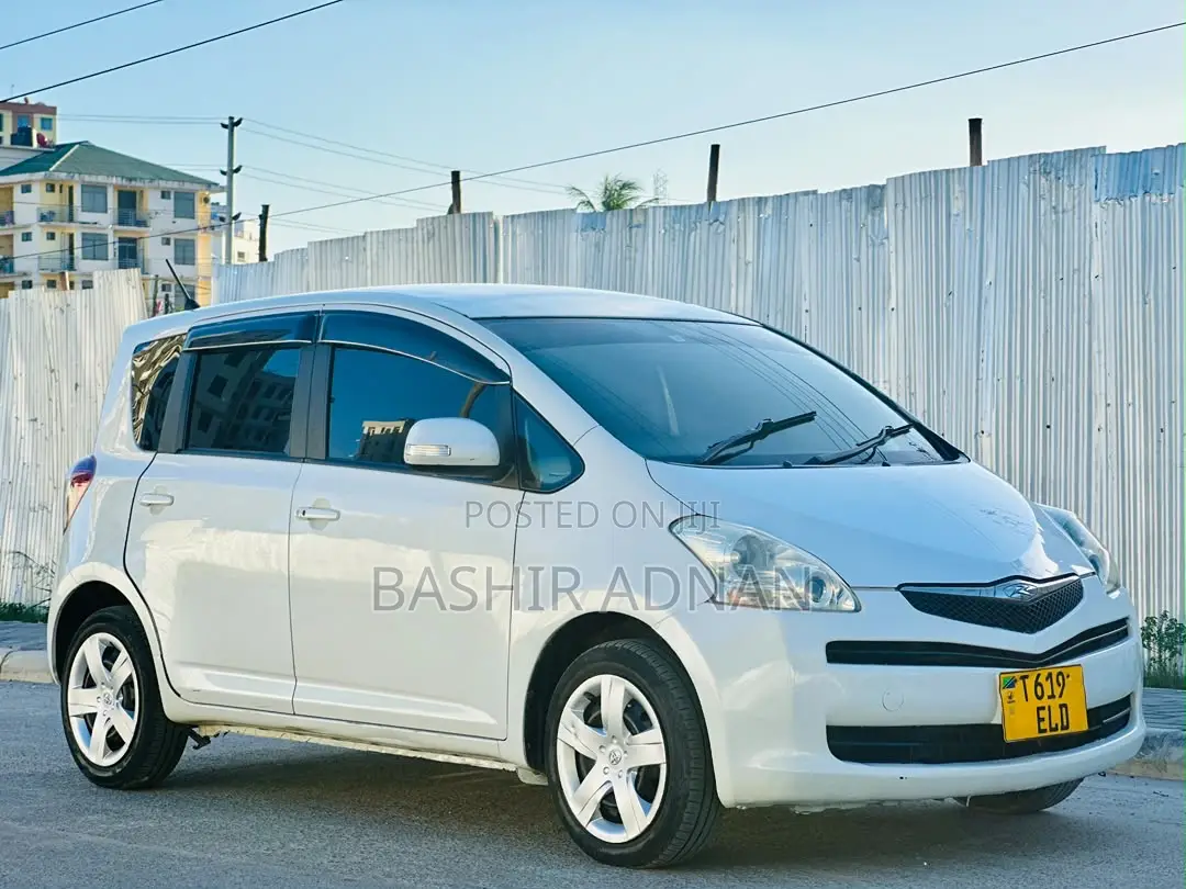 Toyota Ractis 1.3 FWD 2007 White