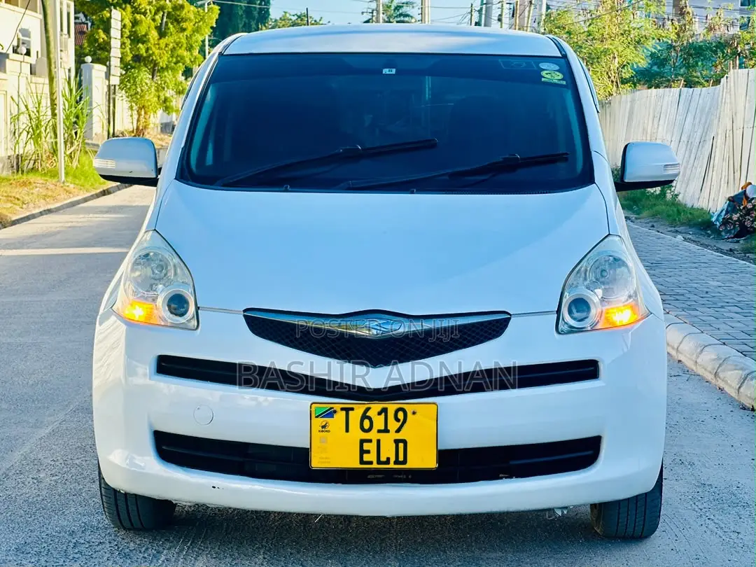 Toyota Ractis 1.3 FWD 2007 White