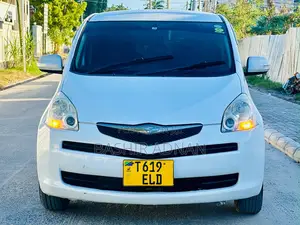Toyota Ractis 1.3 FWD 2007 White