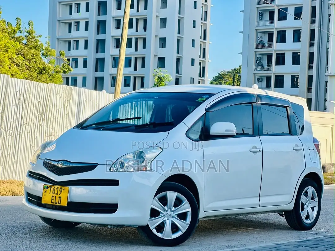 Toyota Ractis 1.3 FWD 2007 White