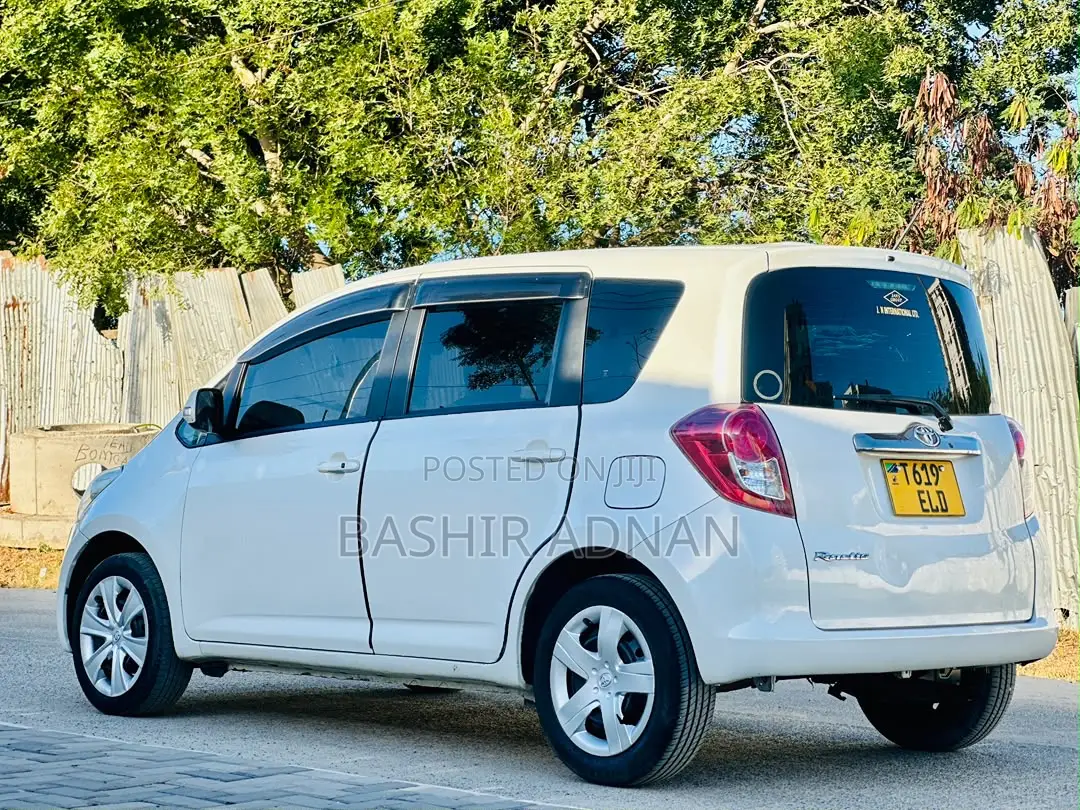 Toyota Ractis 1.3 FWD 2007 White