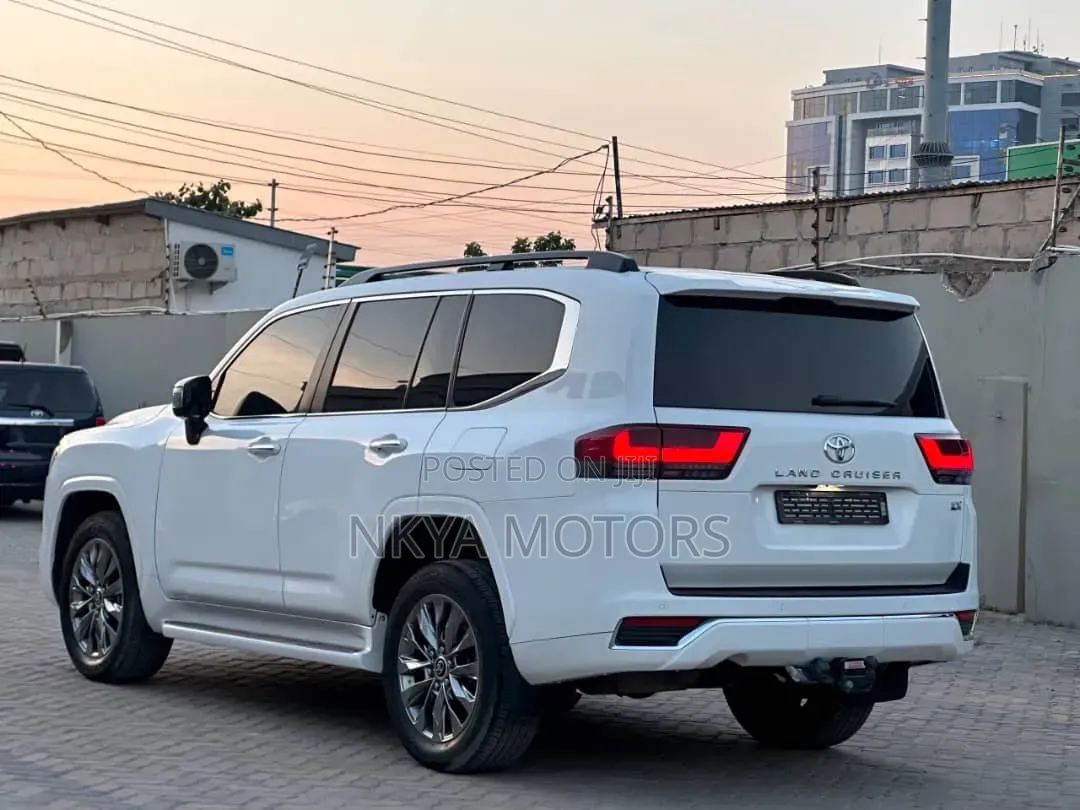 Toyota Land Cruiser 2025 Pearl