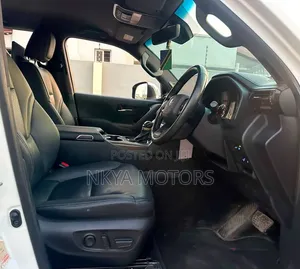 Toyota Land Cruiser 2025 Pearl