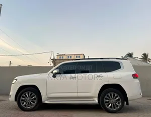 Toyota Land Cruiser 2025 Pearl