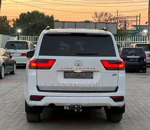 Toyota Land Cruiser 2025 Pearl
