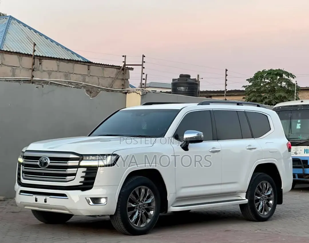 Toyota Land Cruiser 2025 Pearl