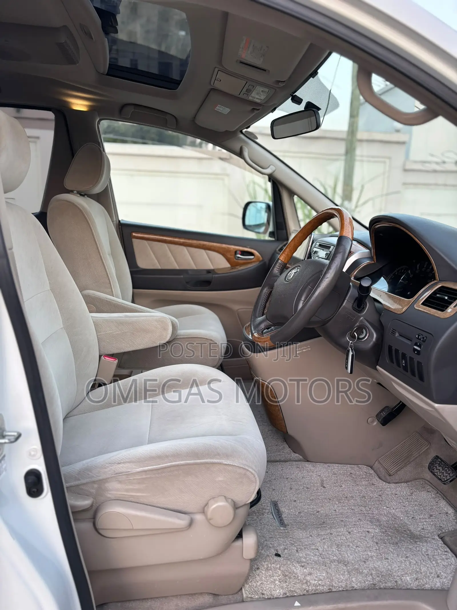 Toyota Alphard 2.4 Petrol FWD 2006 White