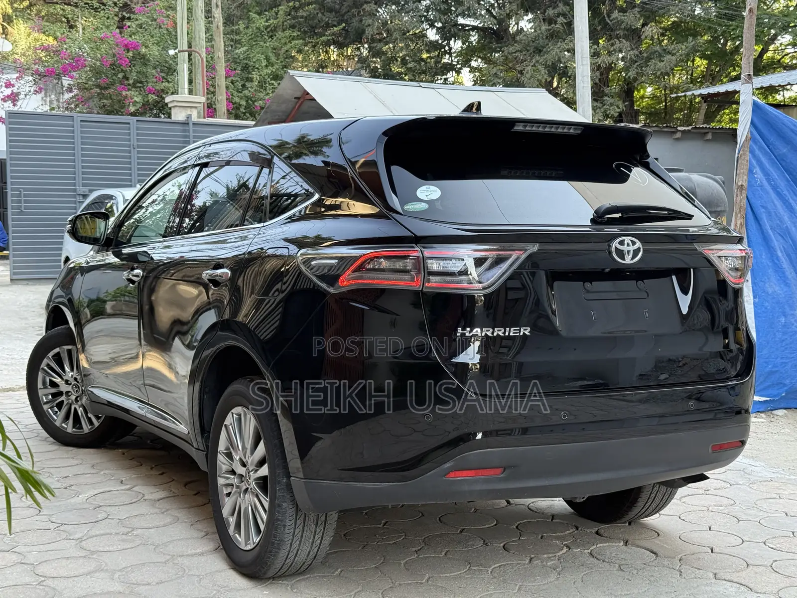 Toyota Harrier 2.0 2016 Black
