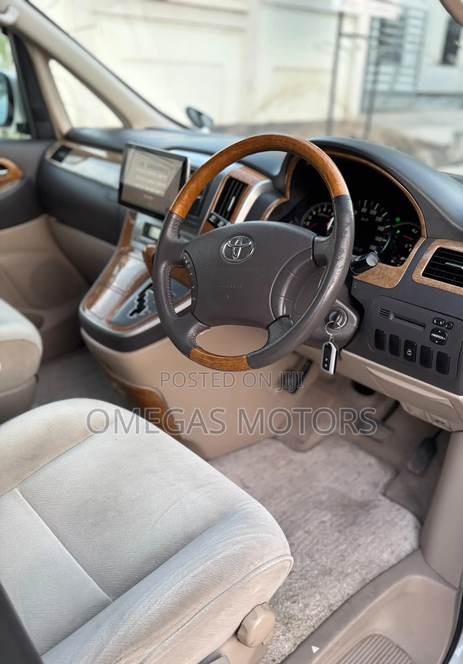 Toyota Alphard 2.4 Petrol FWD 2006 White