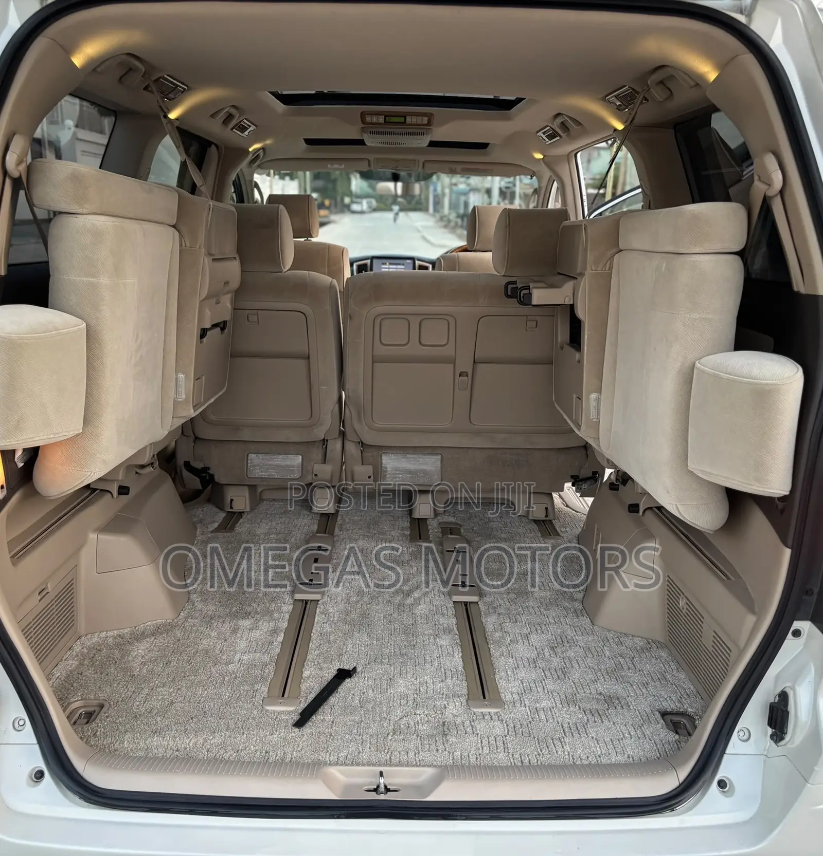 Toyota Alphard 2.4 Petrol FWD 2006 White