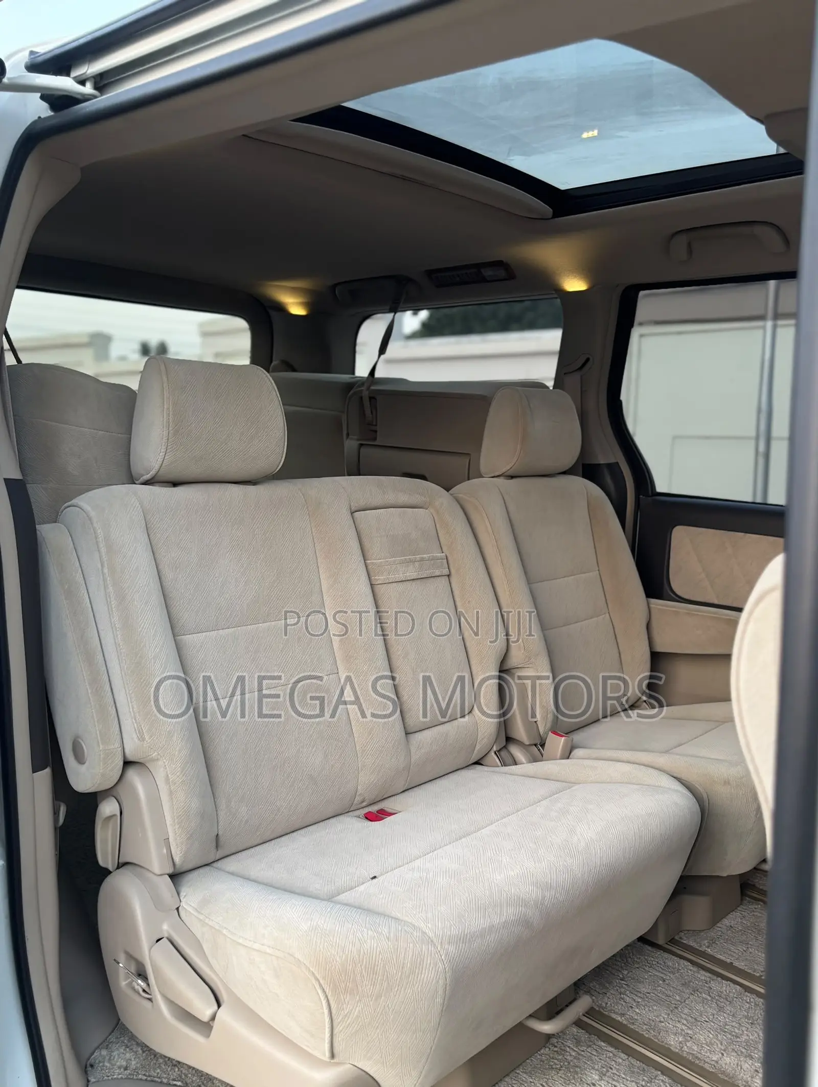 Toyota Alphard 2.4 Petrol FWD 2006 White