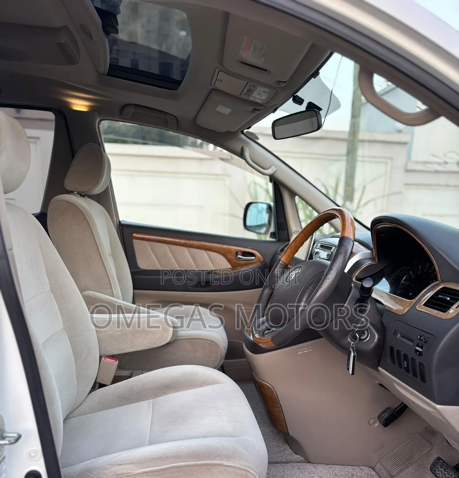 Toyota Alphard 2.4 Petrol FWD 2006 White