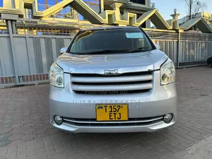Toyota Noah 2009 Silver
