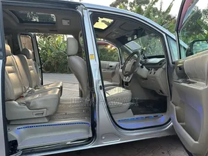 Toyota Noah 2009 Silver