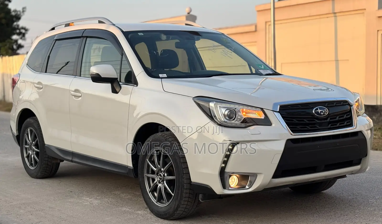 Subaru Forester 2.0XT Premium 4dr SUV AWD (2.0L 4cyl Turbo CVT) 2015 White