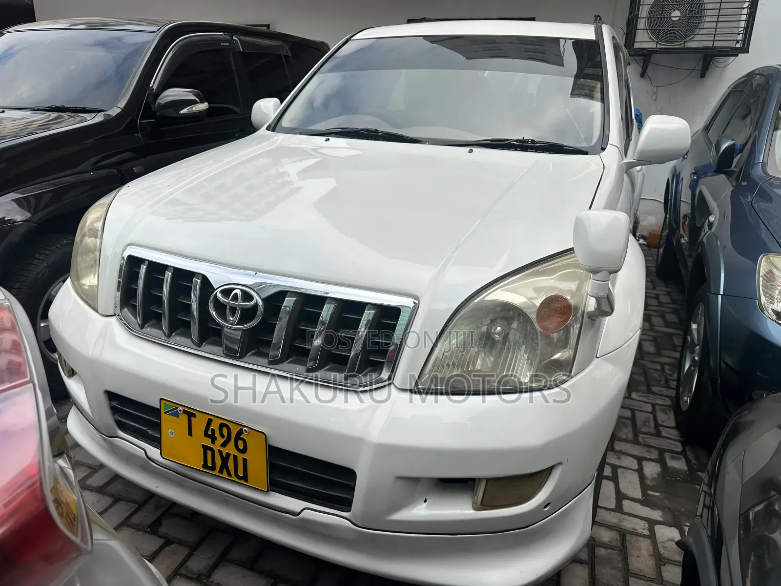 Toyota Land Cruiser Prado 2005 White