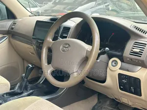 Toyota Land Cruiser Prado 2005 White