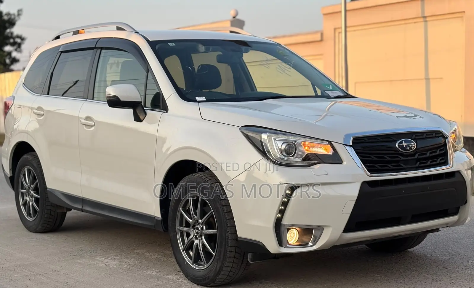 Subaru Forester 2.0XT Premium 4dr SUV AWD (2.0L 4cyl Turbo CVT) 2015 White