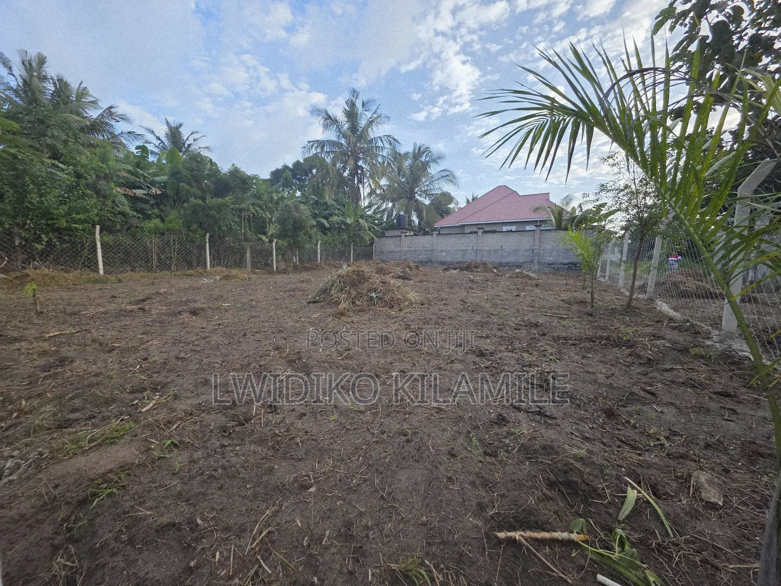 Kiwanja SQM 432 - Toangoma