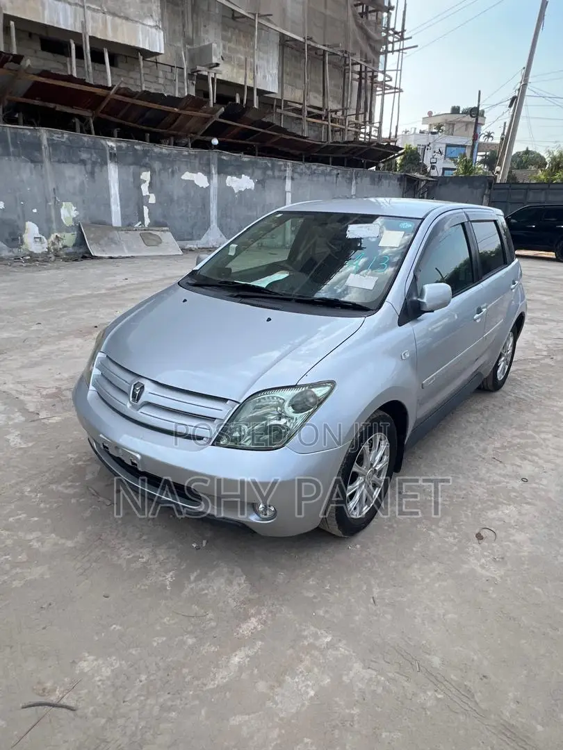 Toyota IST 2005 Gray