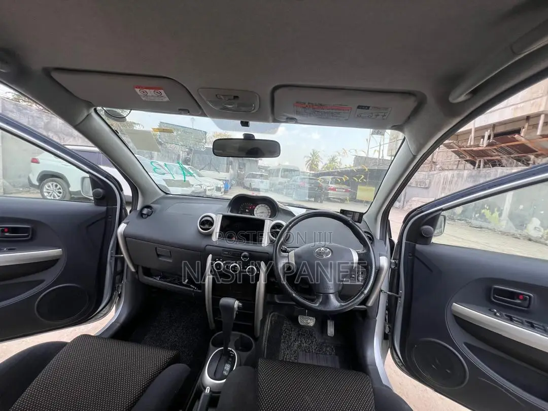 Toyota IST 2005 Gray