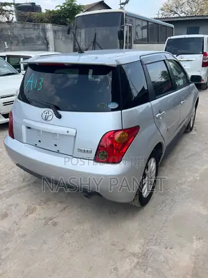 Toyota IST 2005 Gray