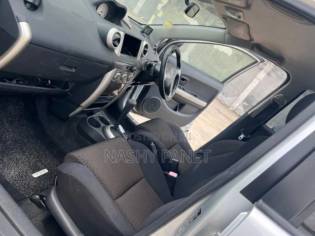 Toyota IST 2005 Gray