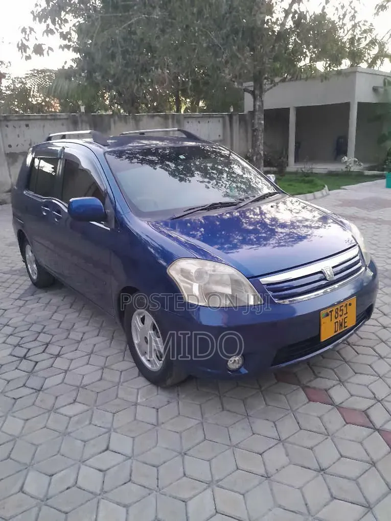 Toyota Raum 2007 Blue