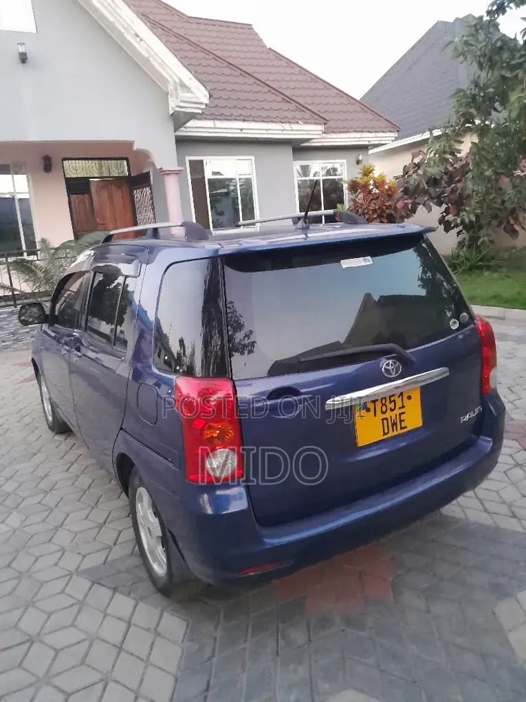 Toyota Raum 2007 Blue