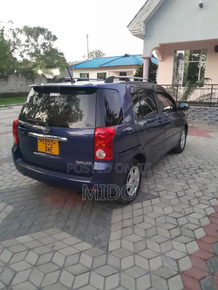 Toyota Raum 2007 Blue