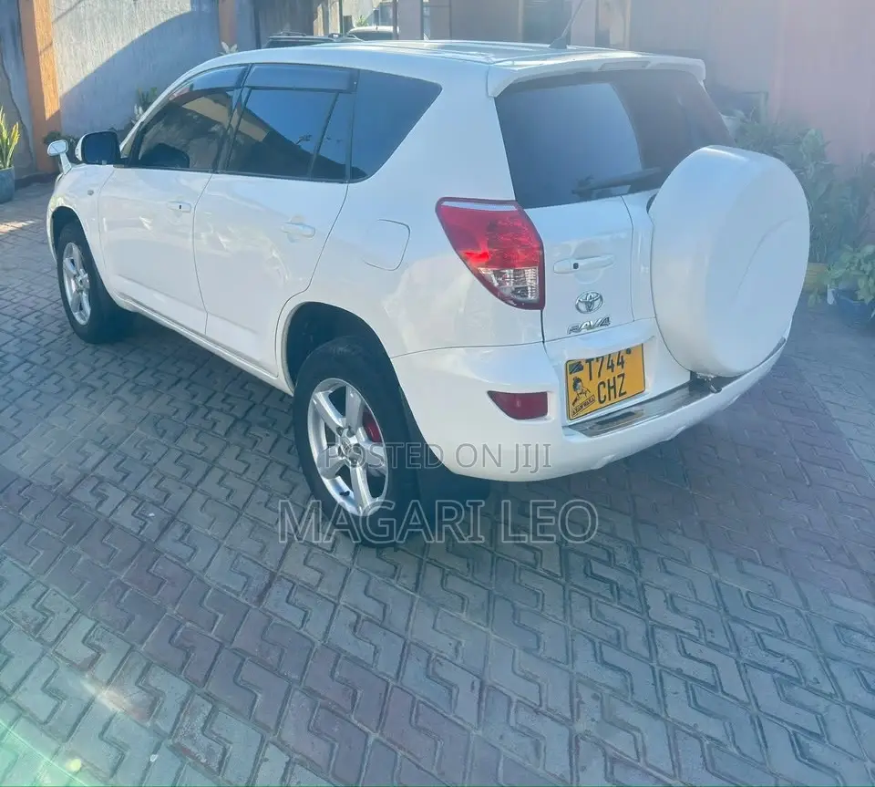 Toyota RAV4 2.4 2005 White
