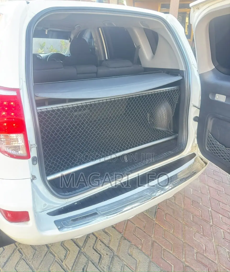 Toyota RAV4 2.4 2005 White