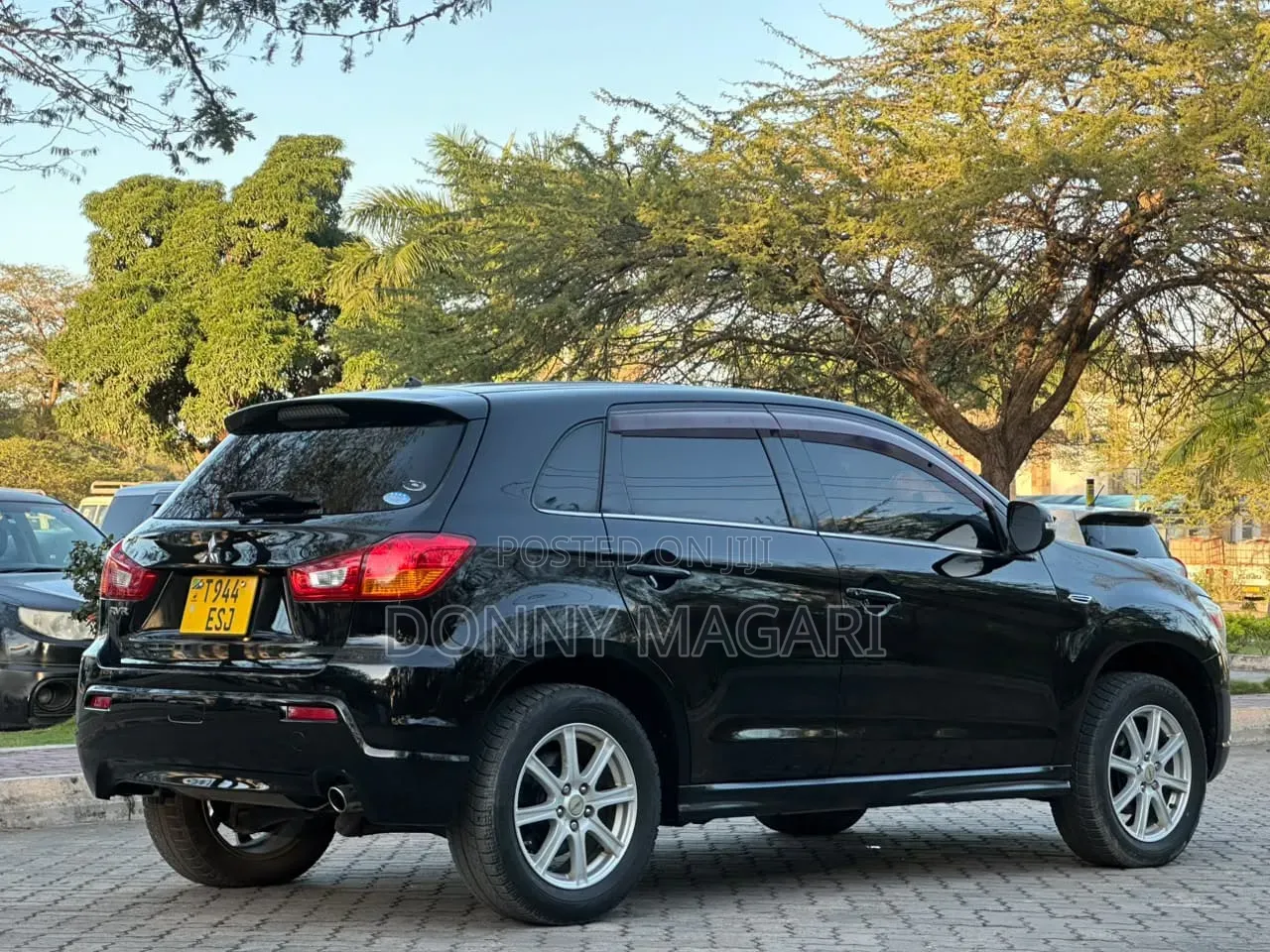 Mitsubishi RVR 2010 Black