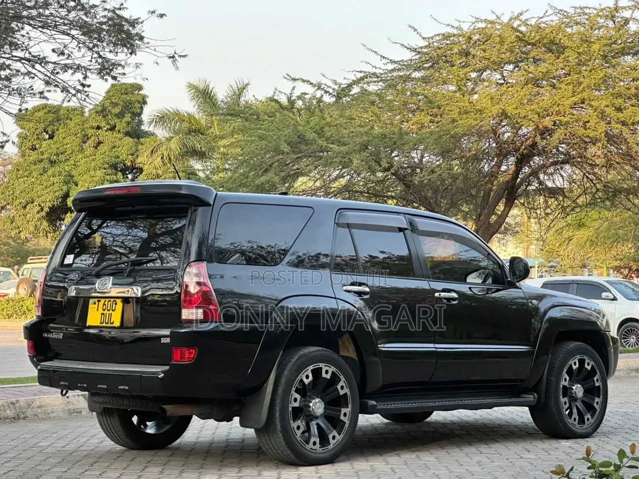 Toyota Hilux Surf 2004 Black