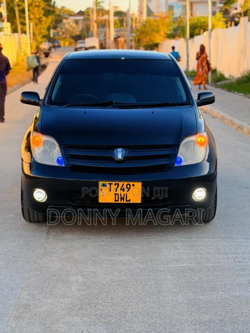 Toyota IST 2003 Black