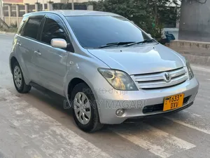 Toyota IST 2004 Silver