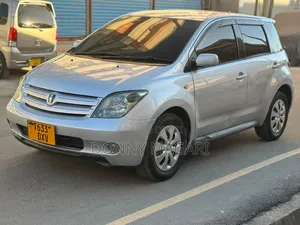 Toyota IST 2004 Silver