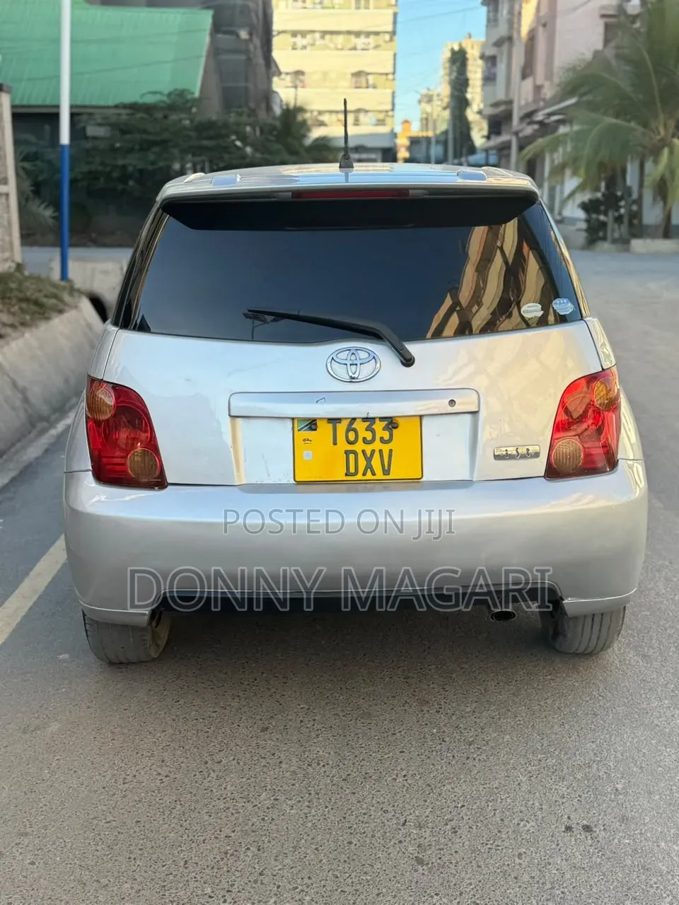 Toyota IST 2004 Silver