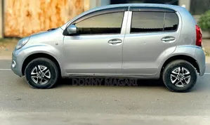 Toyota Passo 2011 Silver