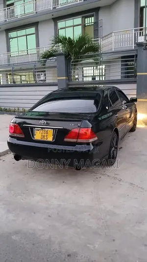 Toyota Crown 2006 Black