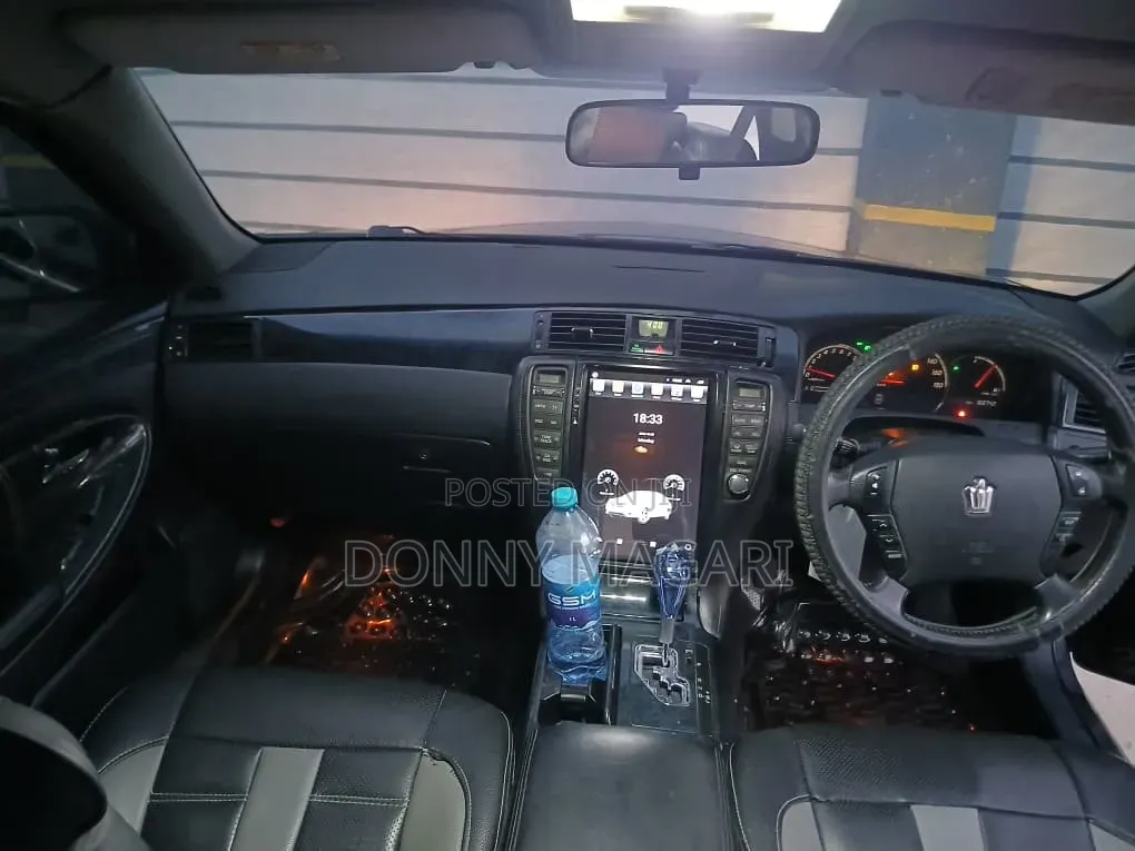 Toyota Crown 2006 Black
