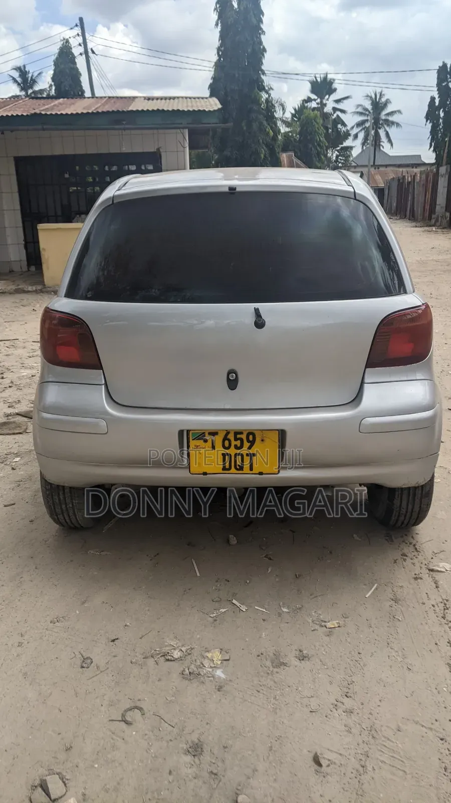 Toyota Vitz 2003 Silver