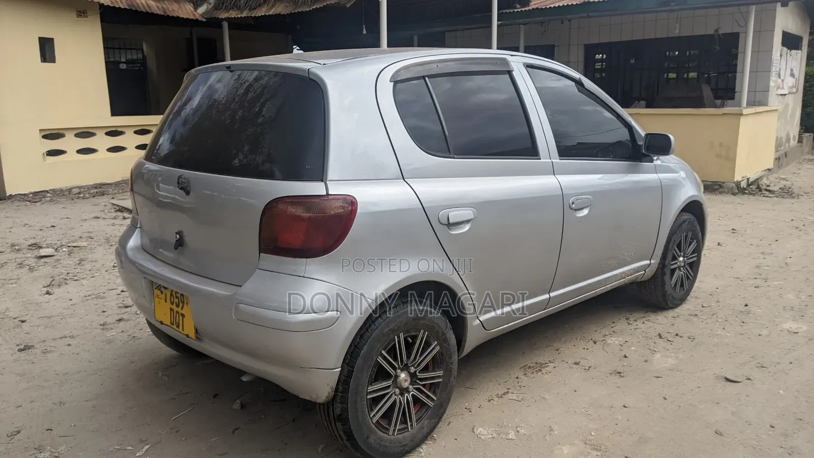 Toyota Vitz 2003 Silver
